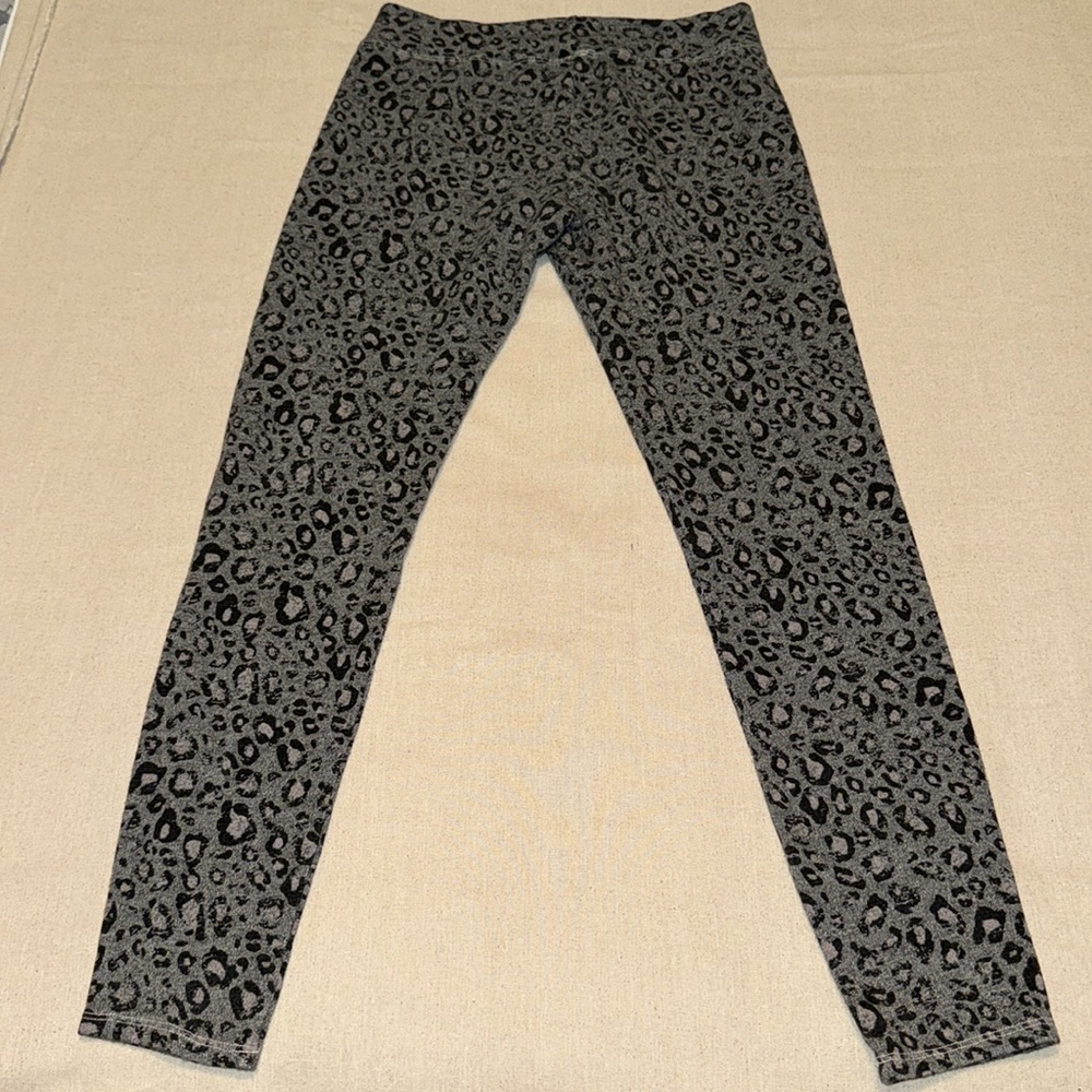Sundry Leopard Print Super Soft Stretch Knit Loun… - image 3